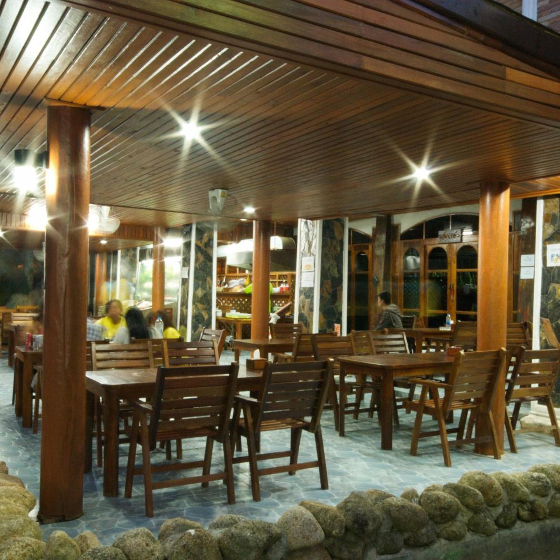 Sangsawan Palace Khaolak Hotel 83/98