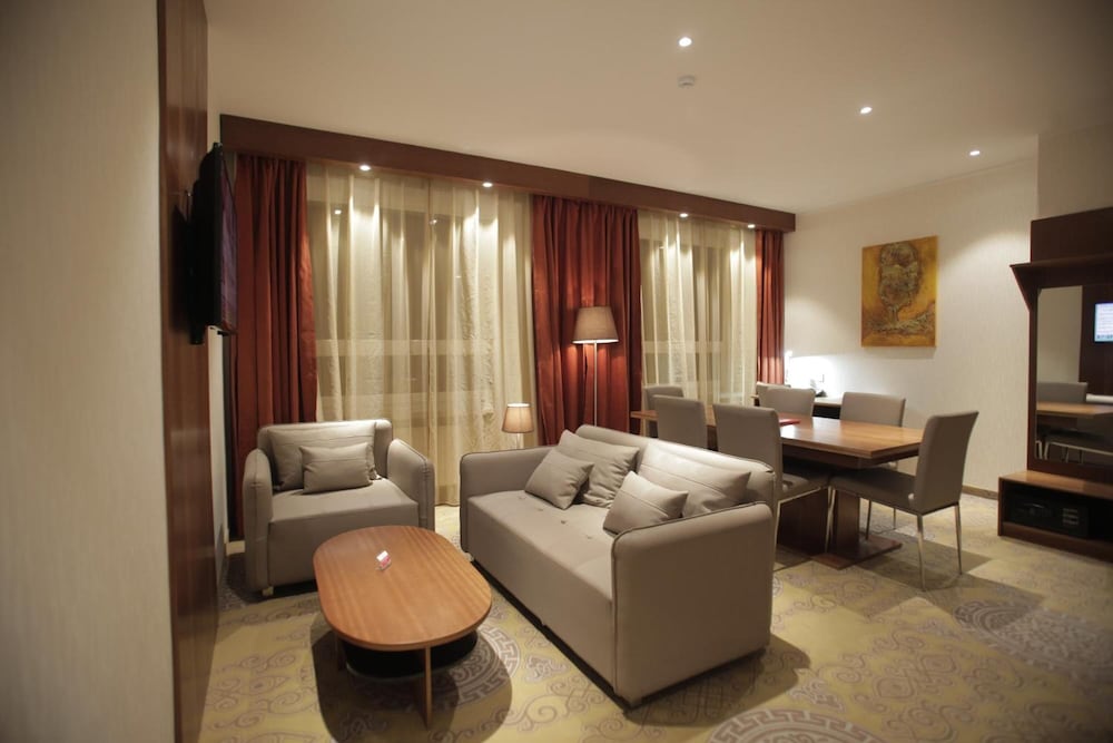 Hotel Nine 38/47