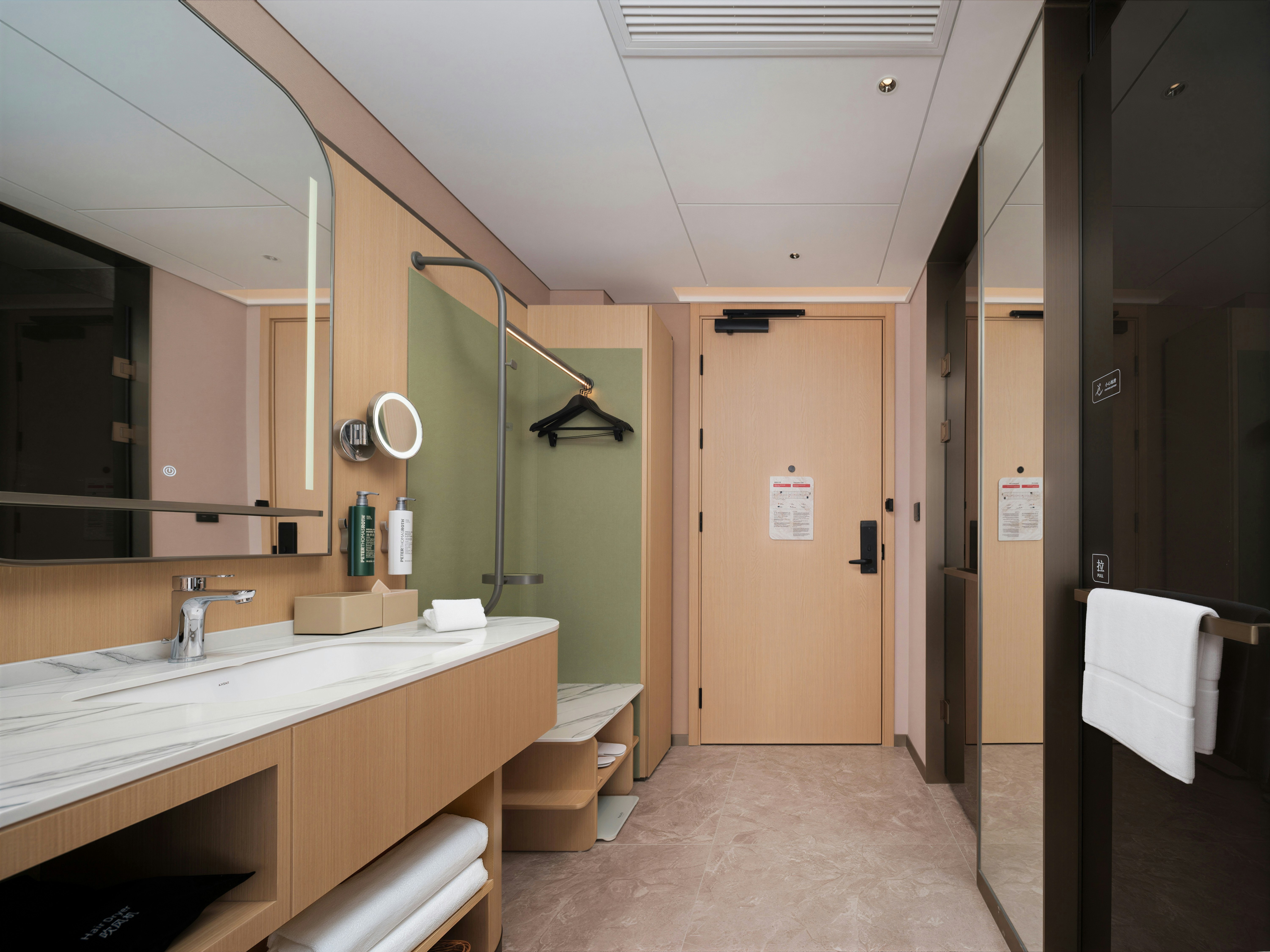 غرفة ديلوكس بسرير كينج، Hilton Garden Inn Beijing Asian Games Village 6/6