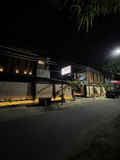 Padi Hotel Purwodadi 3/11