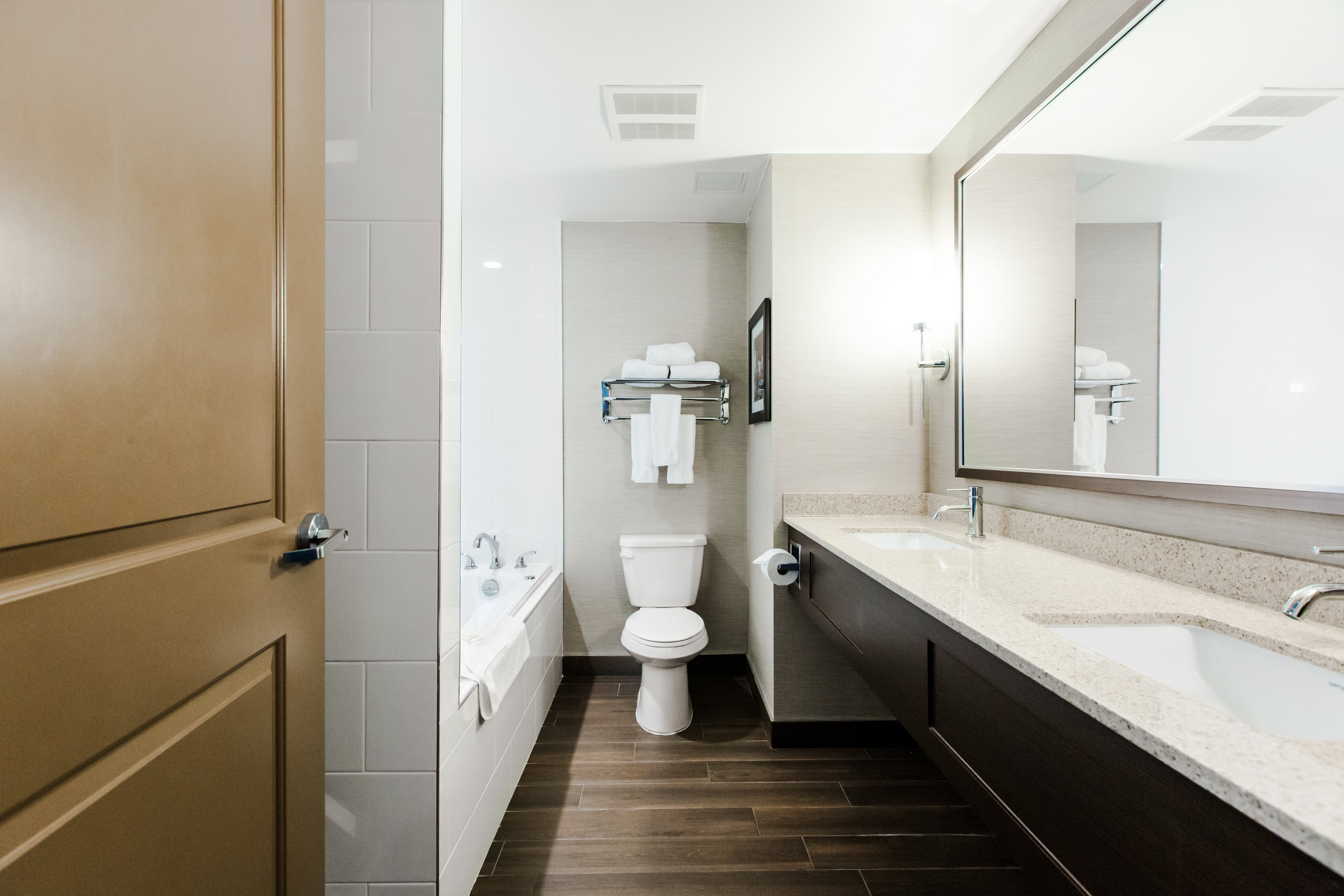 Holiday Inn Express & Suites Spruce Grove - Stony Plain 68/68