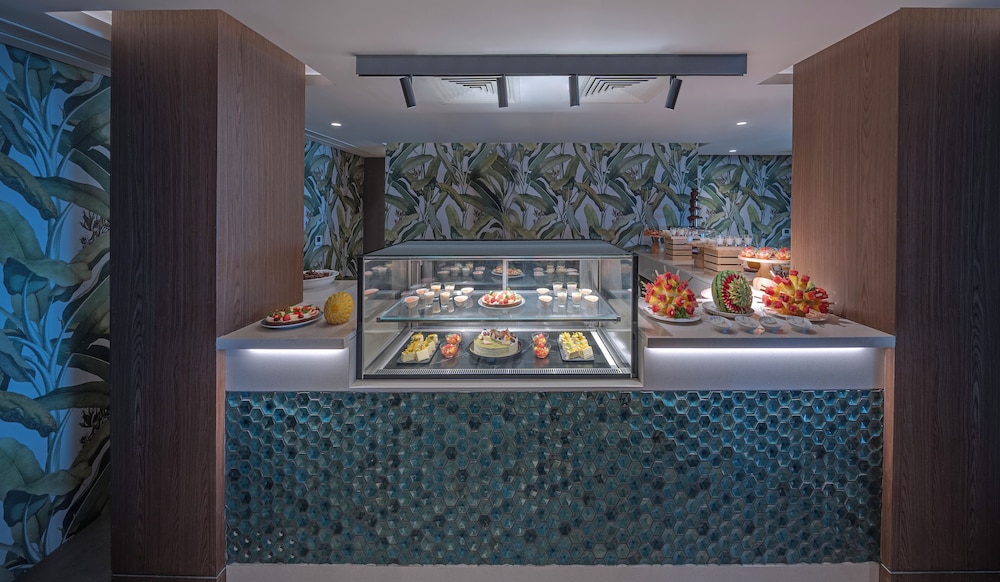 Avani Plus Barbarons Seychelles Resort 10/71