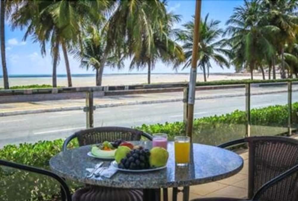 Ibis Joao Pessoa 33/55