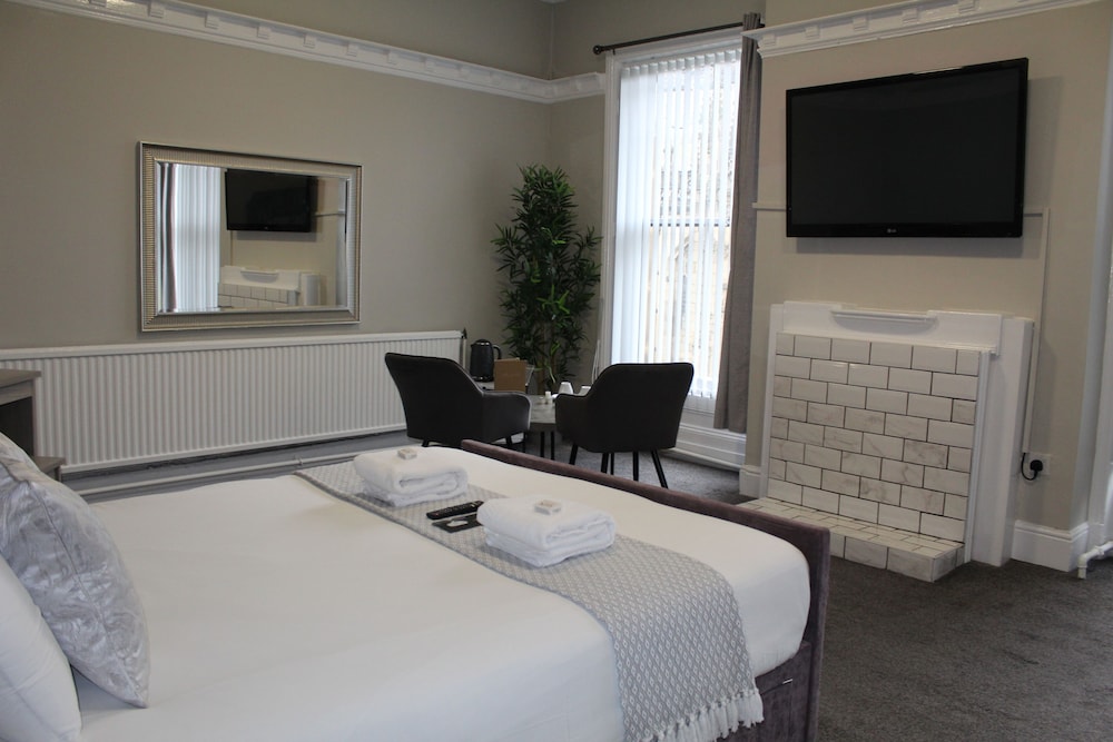 The Mitre Hotel 44/50