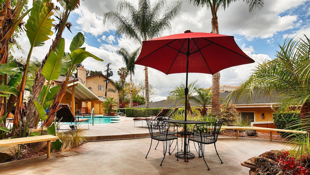 Best Western Woodland Hills Inn 11/37