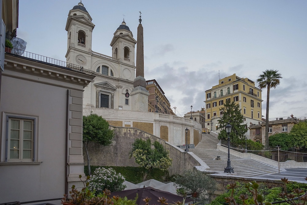 Les Diamants Spanish Steps Suite 32/46