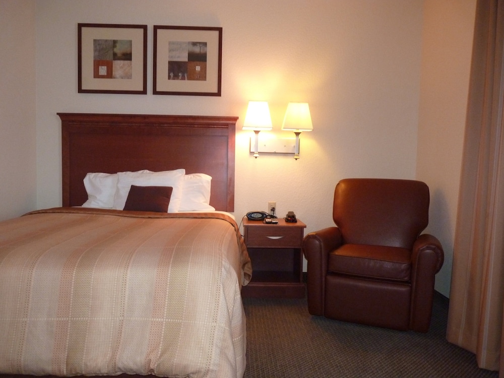 Candlewood Suites Fayetteville – University of Arkansas 21/63