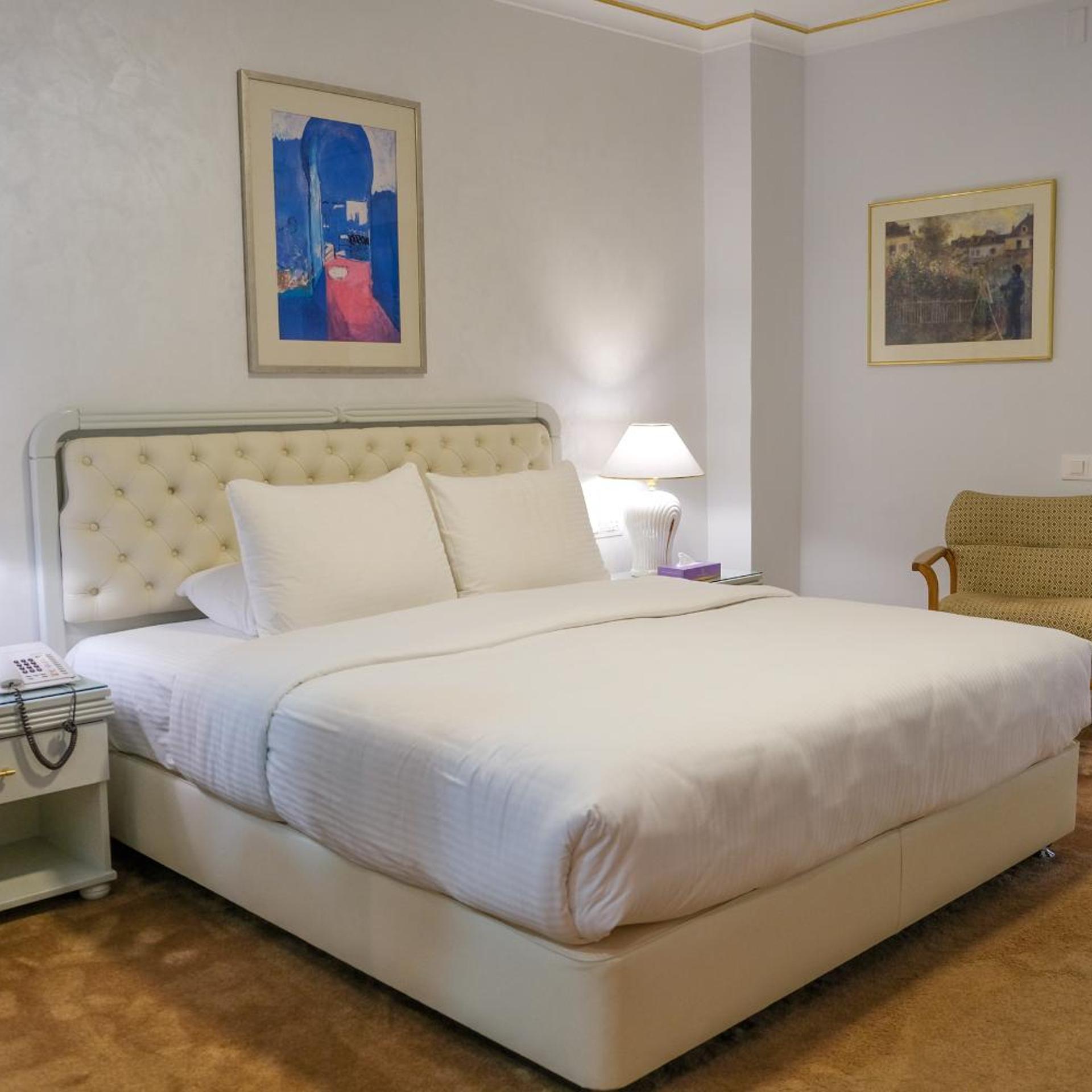 2 BEDROOMS, FAMILY, SUITE