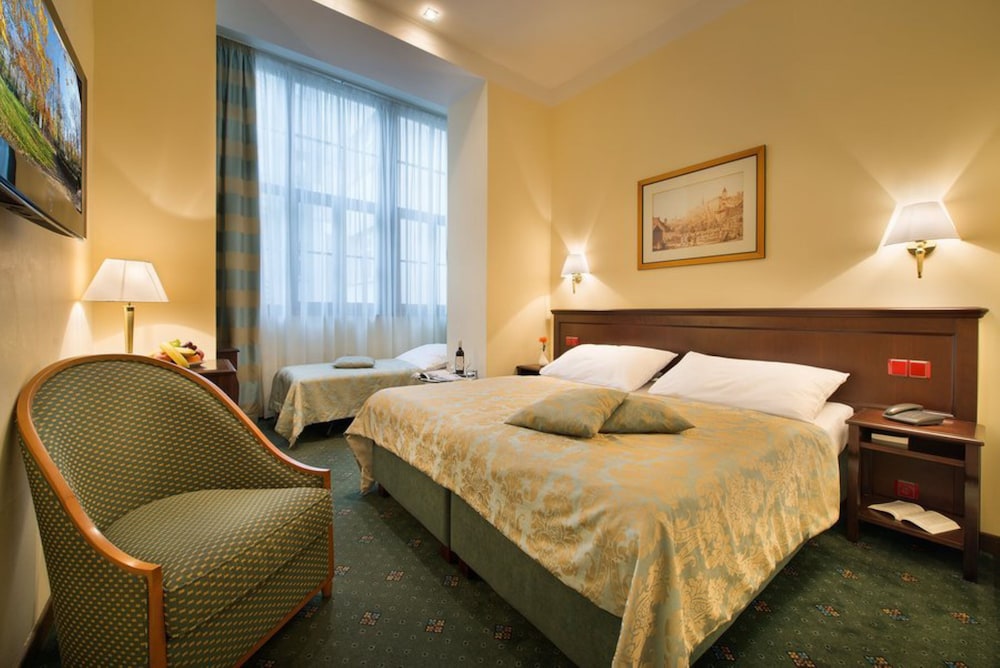 EA Hotel Downtown 19/40
