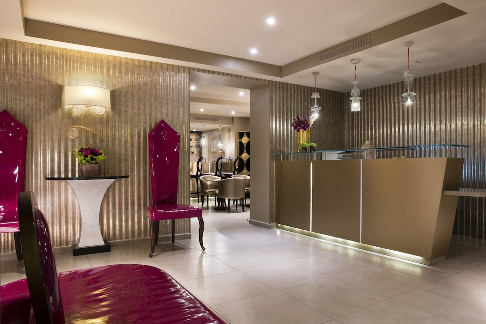 Hotel Mondial 14/100