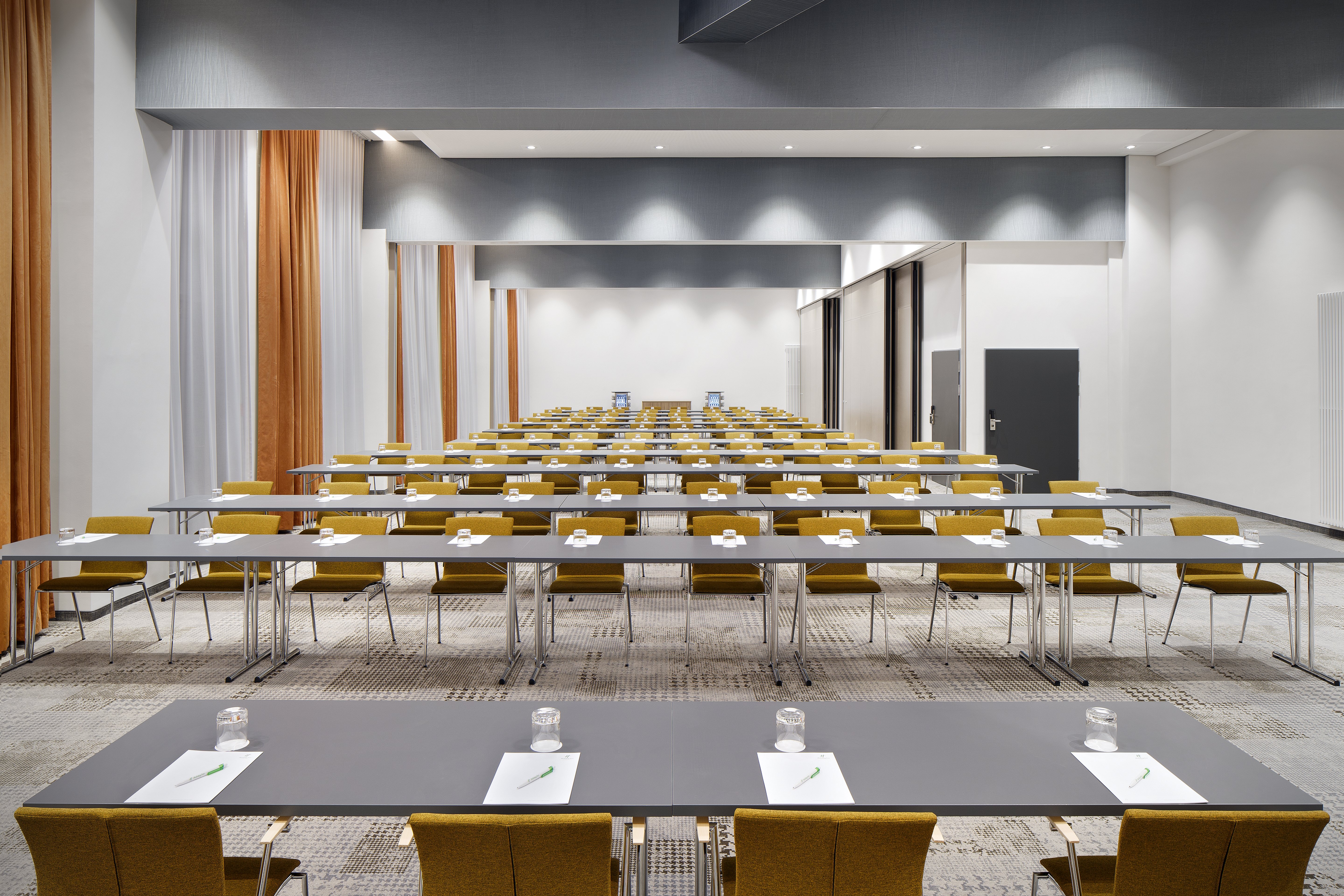 HOLIDAY INN HAMBURG - HAFENCITY 64/75