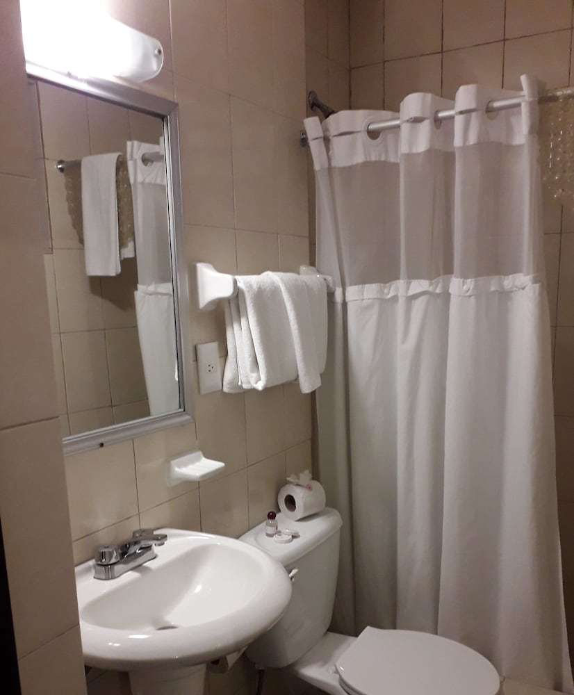 Hotel Napoles 7/40