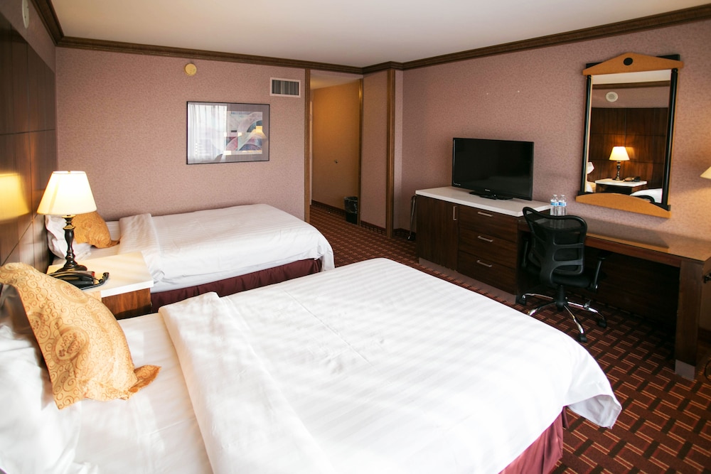 LA Crystal Hotel 14/69