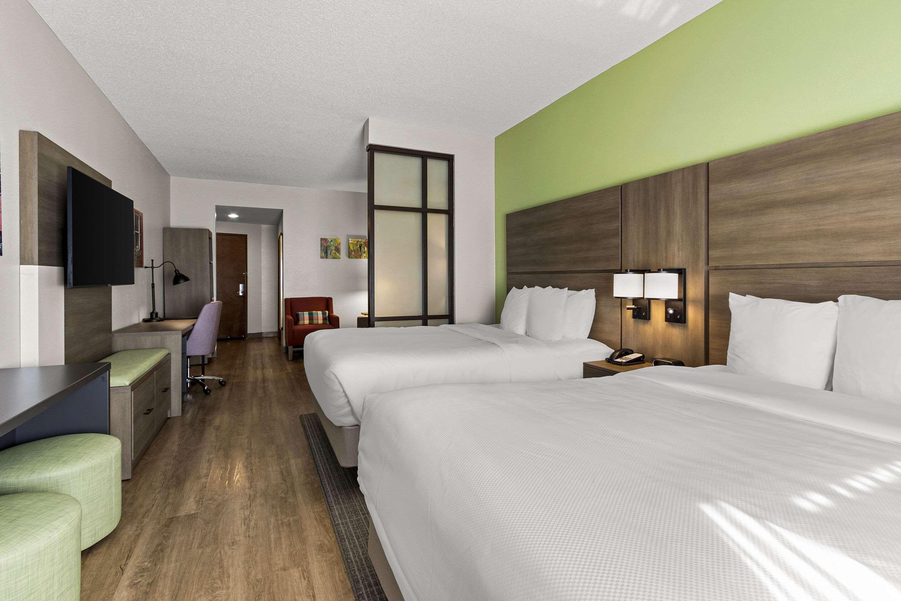 EFFICIENCY, SUITE, 2 QUEEN BEDS, ACCESSIBLE