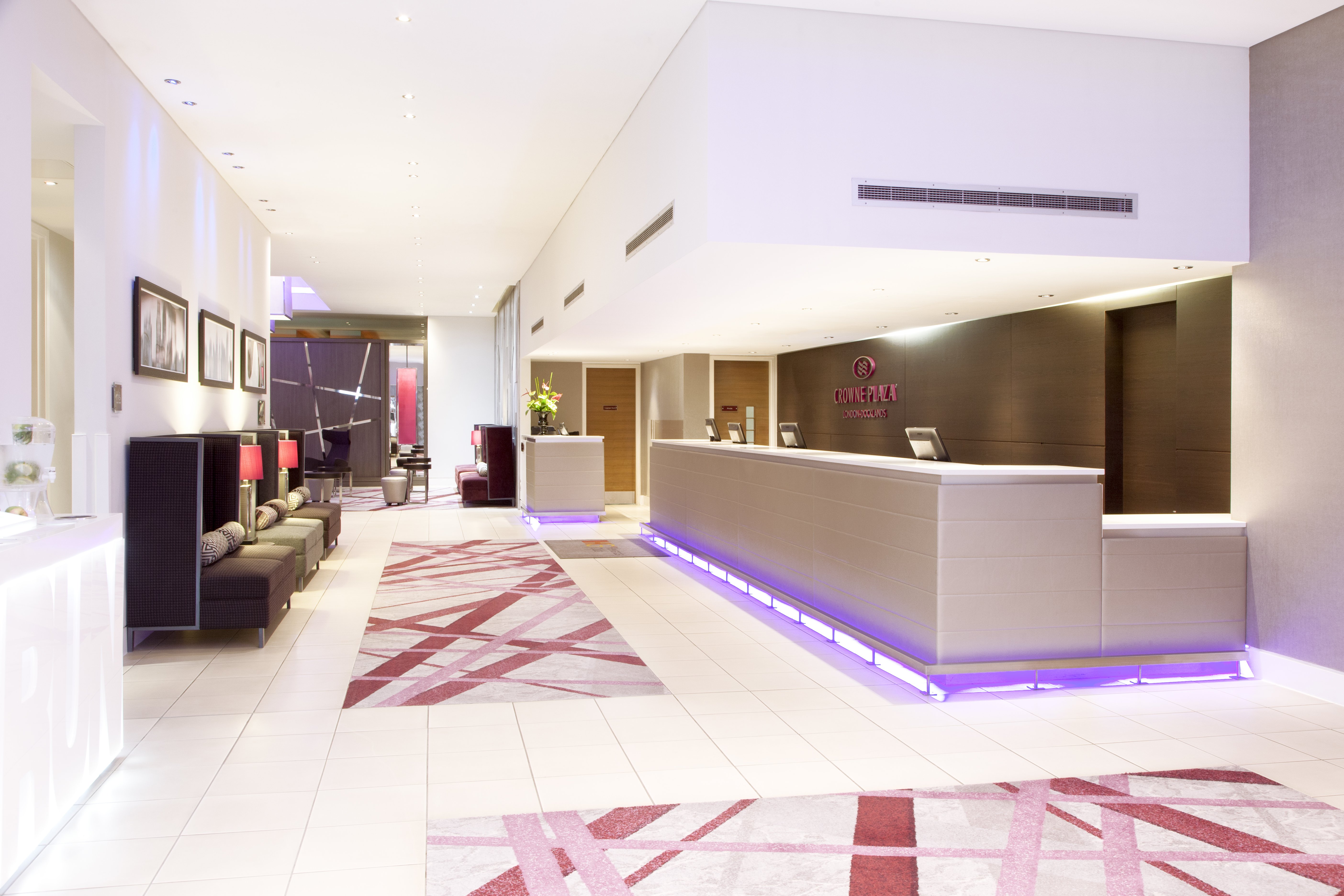 CROWNE PLAZA LONDON DOCKLANDS 10/71