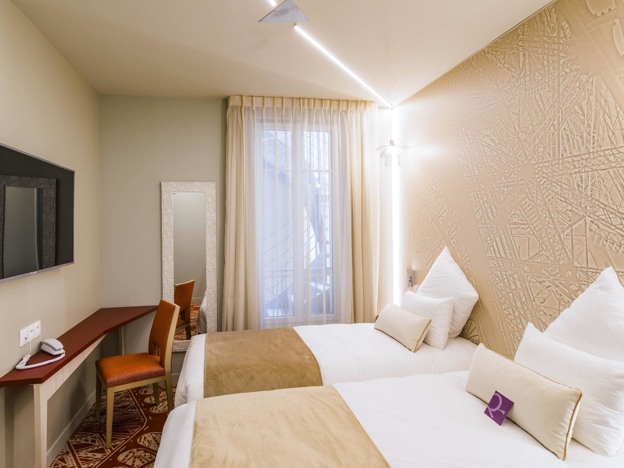 Room at Mercure Paris Pont de Levallois Neuilly, LEVALLOIS-PERRET
