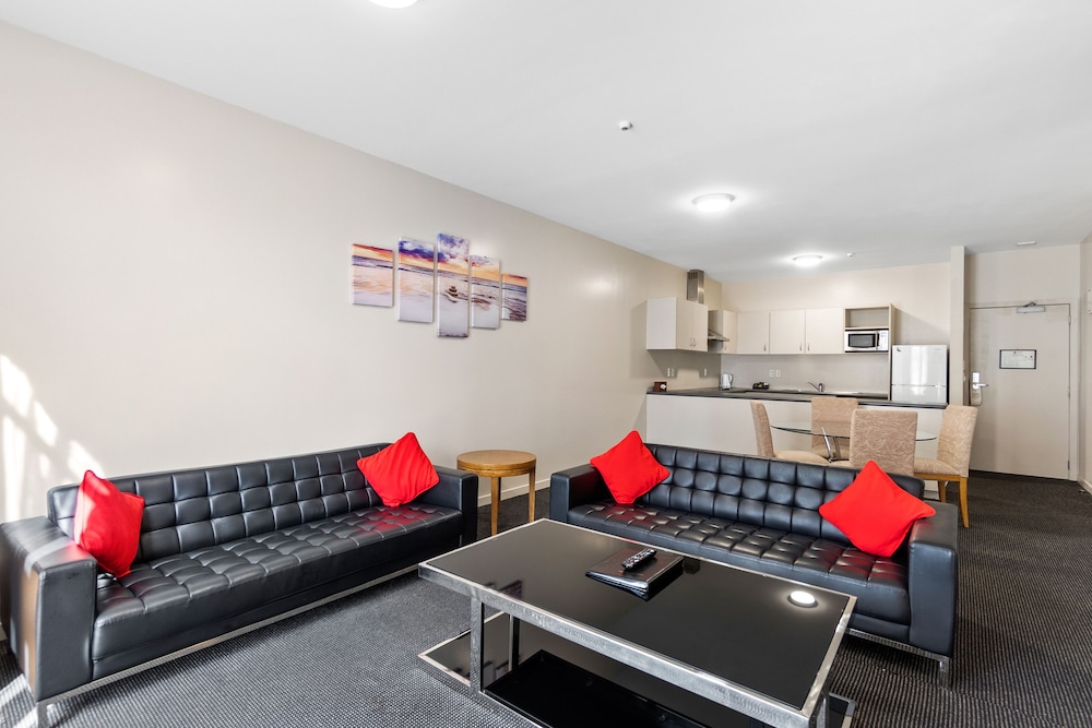 Ramada by Wyndham Hamilton City Center 33/50