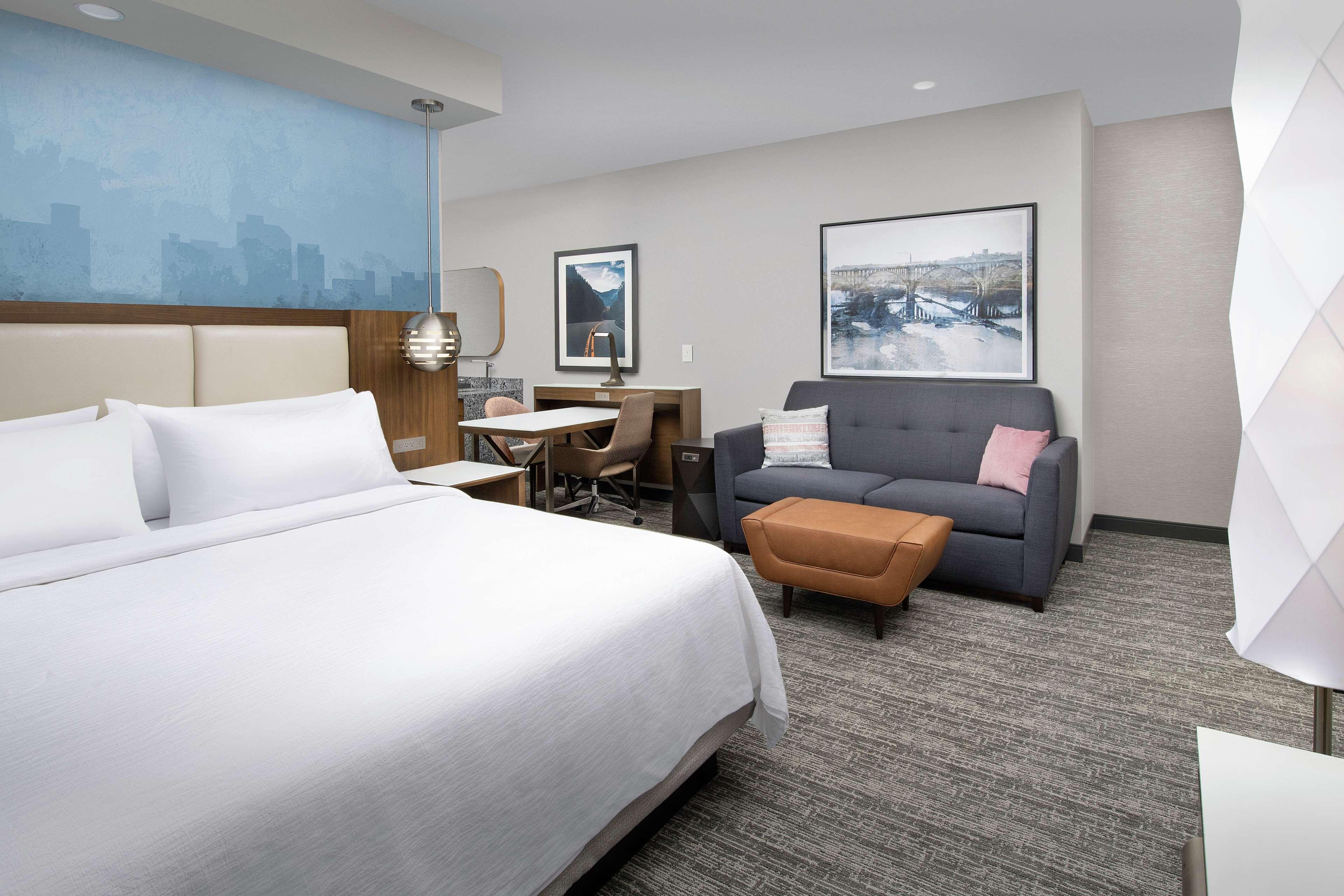 1 BEDROOM, STUDIO, SUITE, KING BED