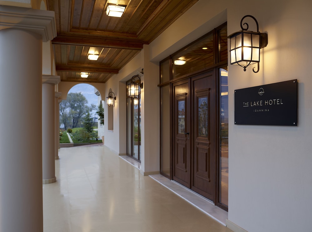 The Lake Hotel 14/30