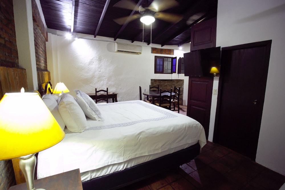 Hotel Casa Colonial 23/50