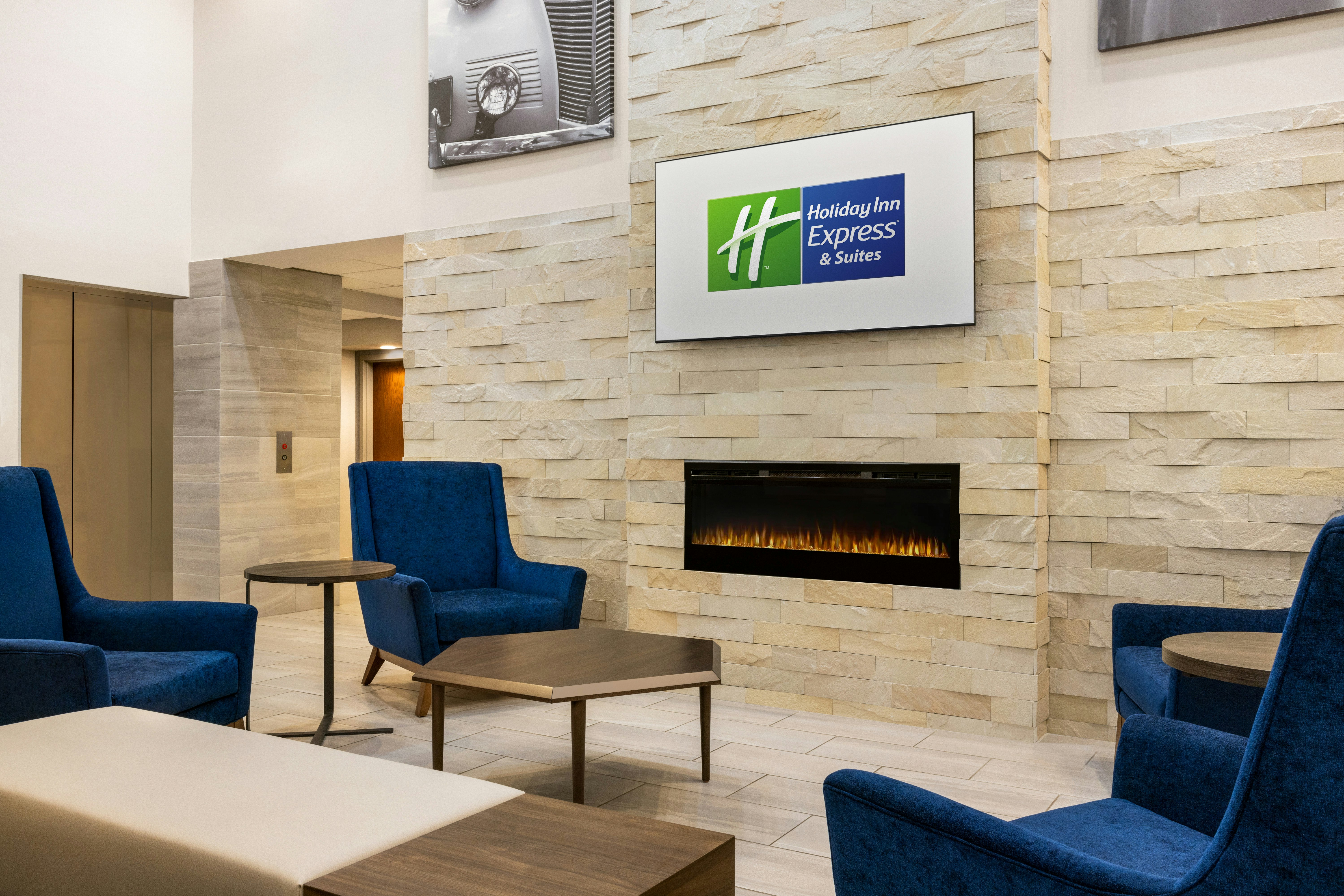 Holiday Inn Express And Suites Indianapolis W Airport Area 37/65
