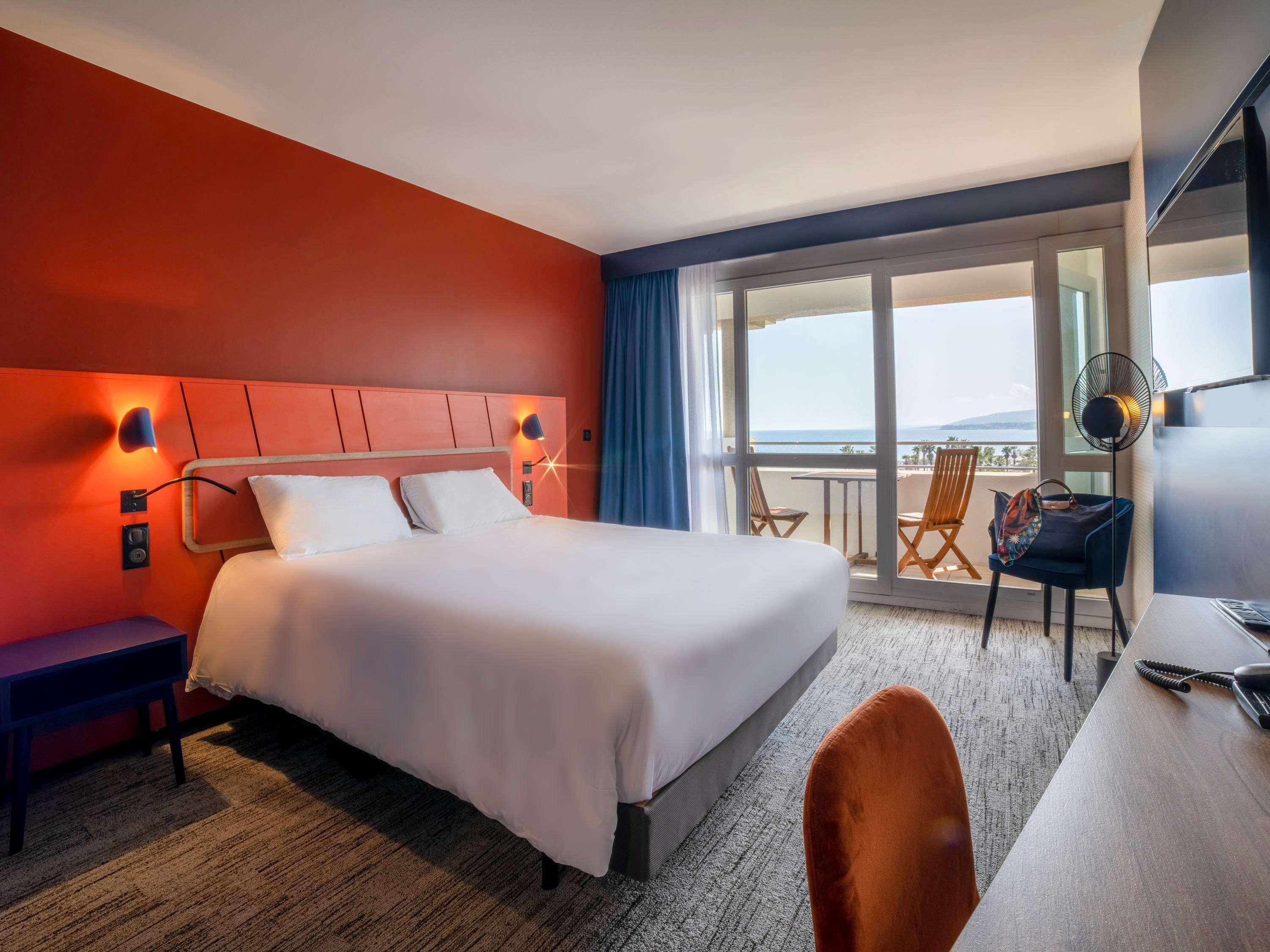 Classic, Double Bed, Town View