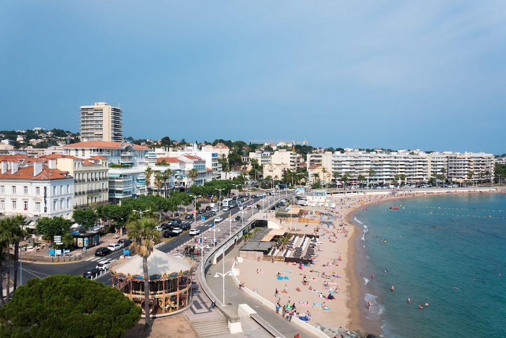 Mercure St Raphael Centre Plage 44/49