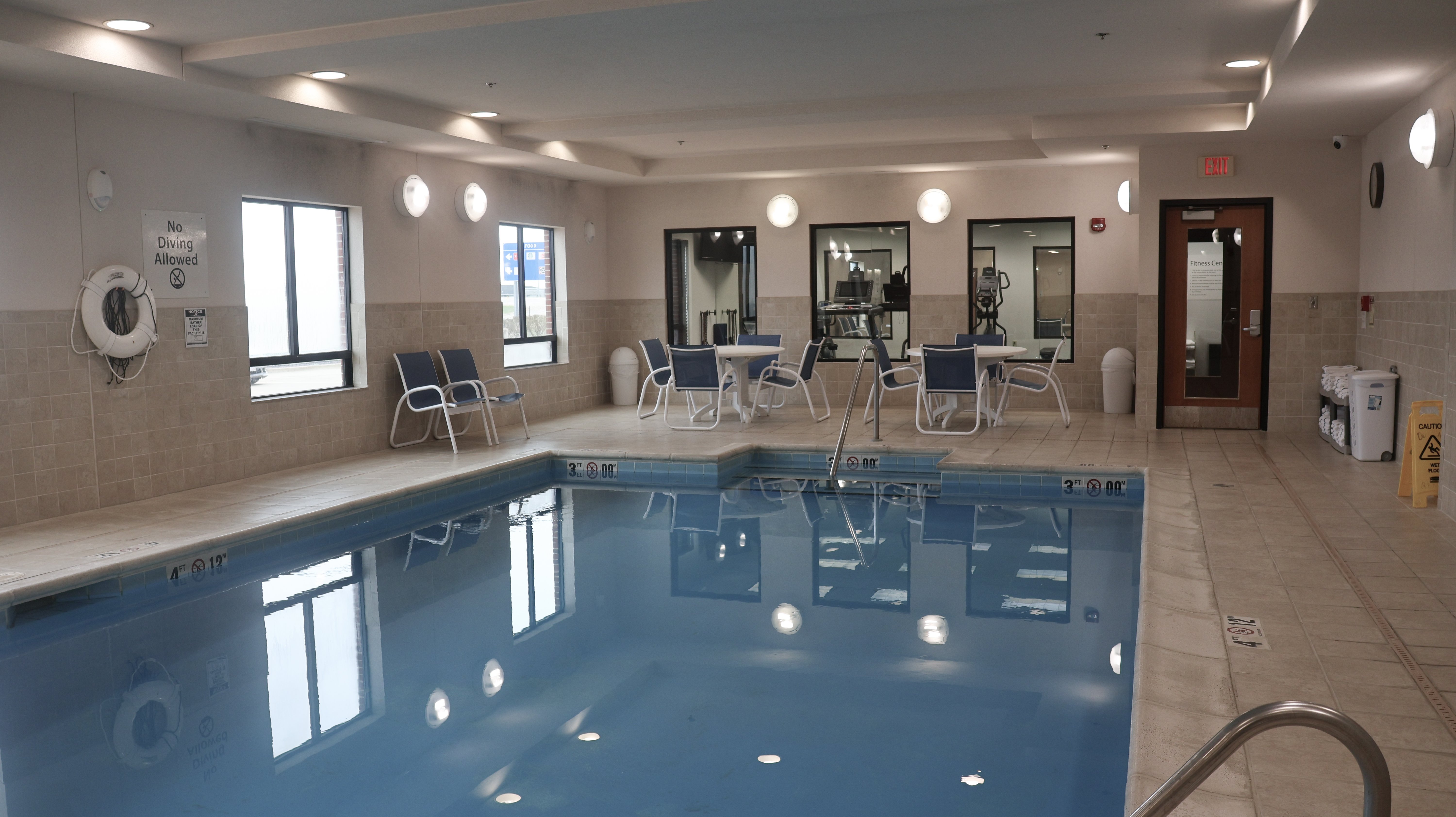 Holiday Inn Express Hotel And Suites Morton Peoria Area 32/70