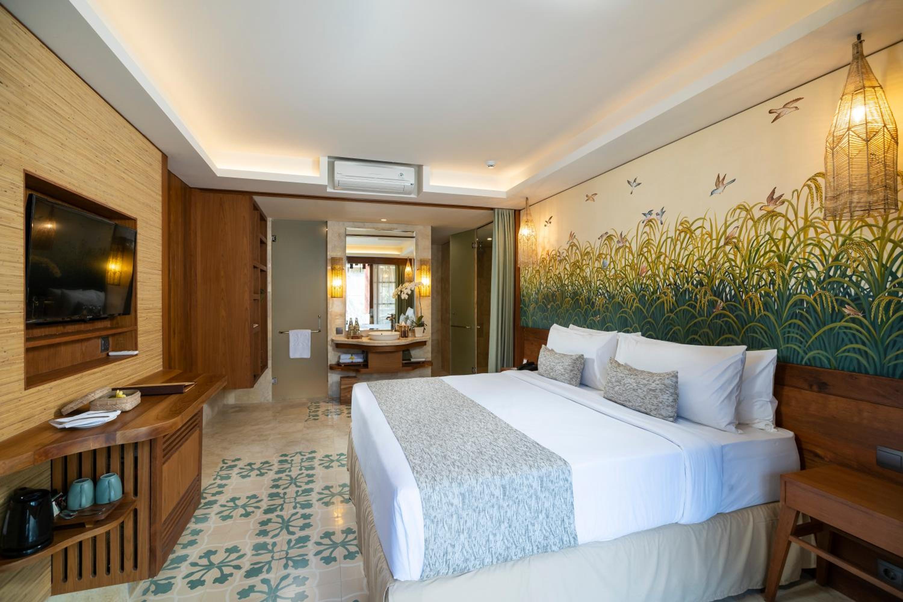 Grand, Deluxe, King Bed