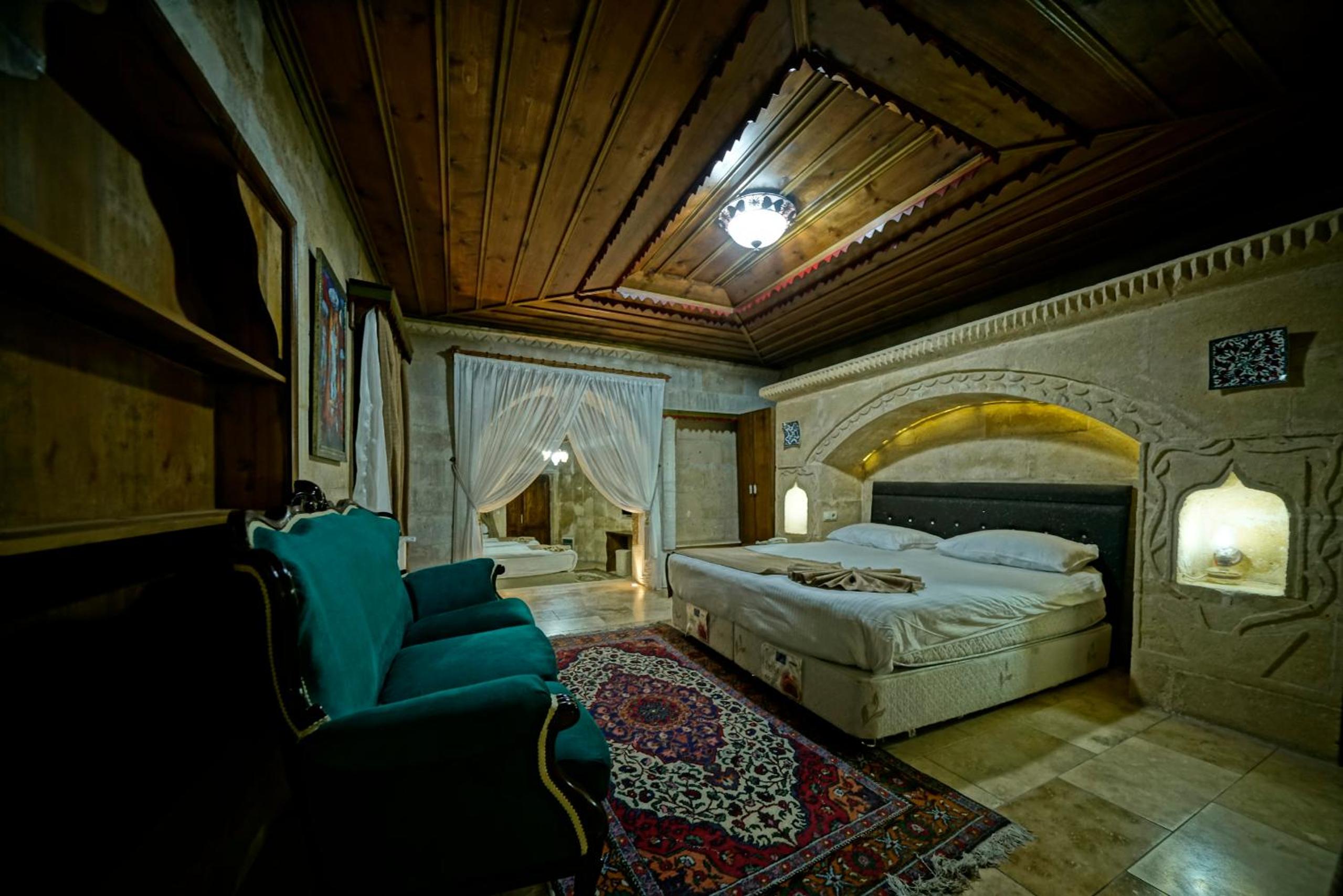 Family, Double and Twin Beds