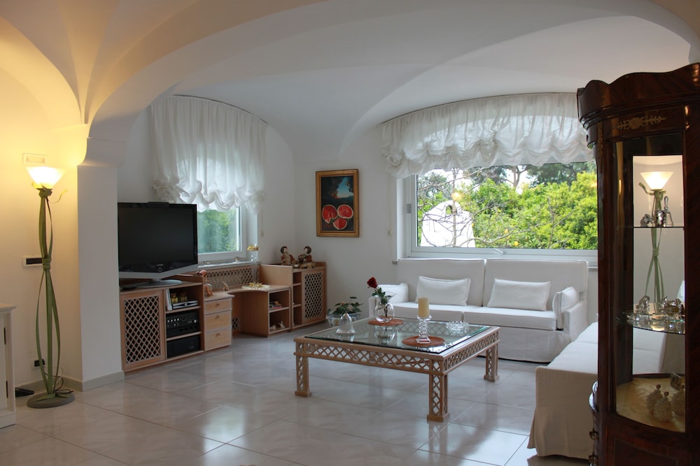 Villa Marinella 37/56