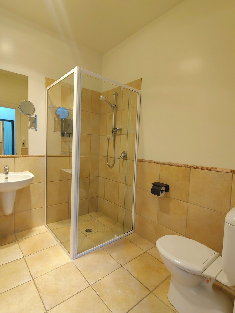 Lime Tree Lodge 48/50