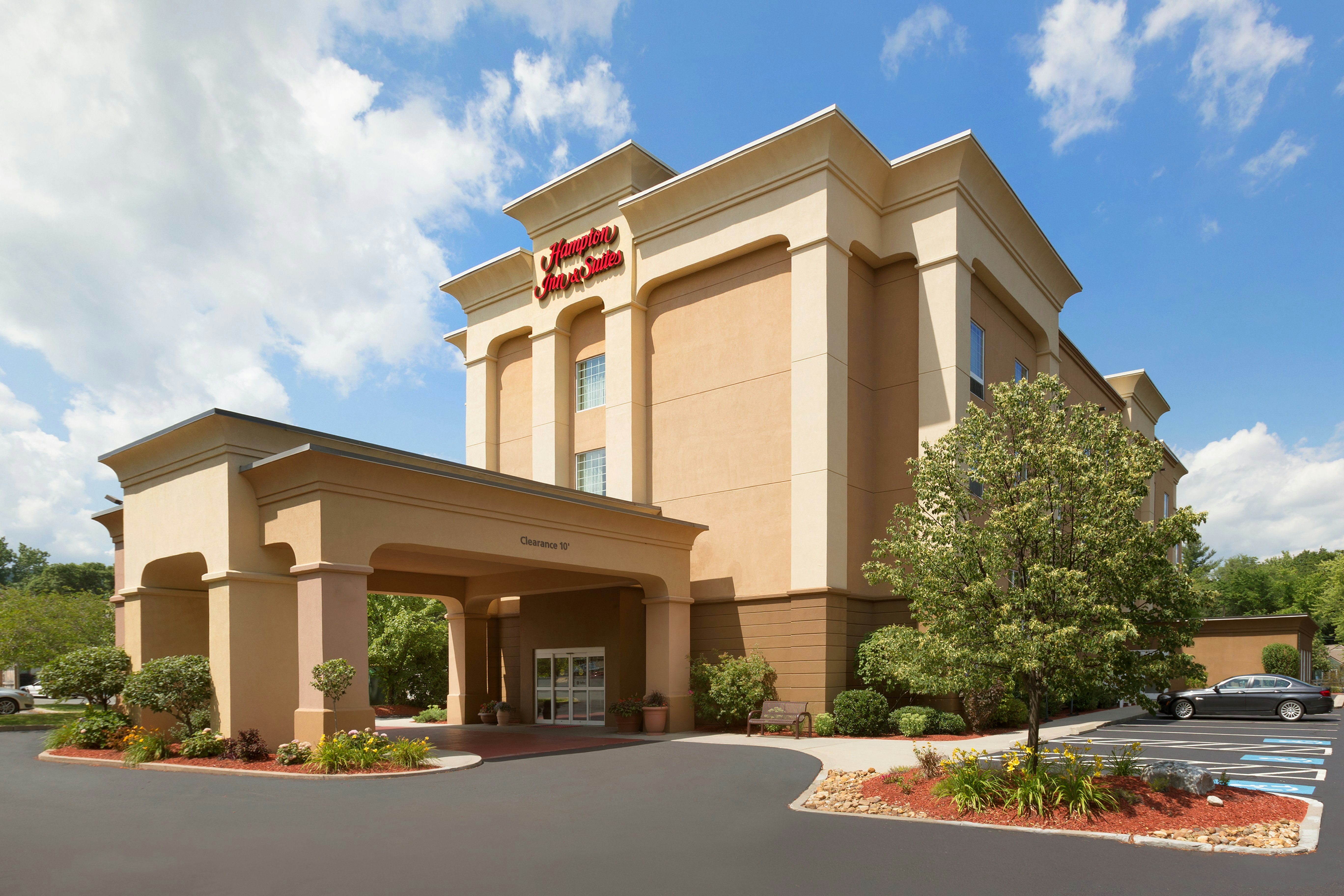 Hampton Inn & Suites Greenfield 1/29