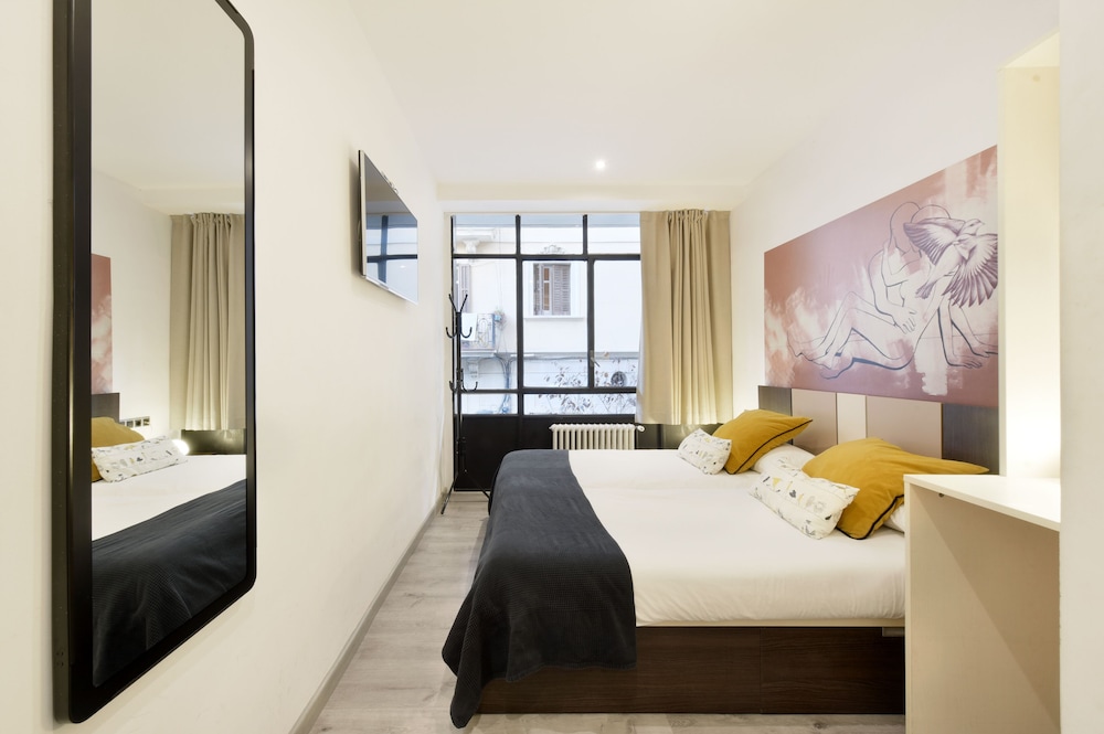 Free Hostels Barcelona 15/71