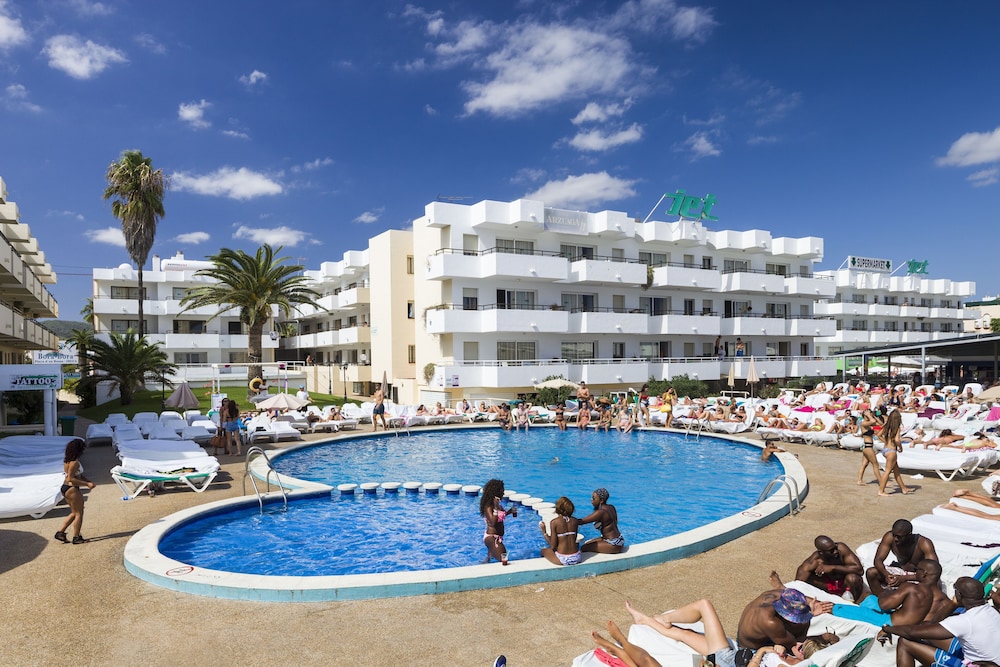 Ibiza Jet Apartamentos - Adults Only in SANT JOSEP DE SA TALAIA