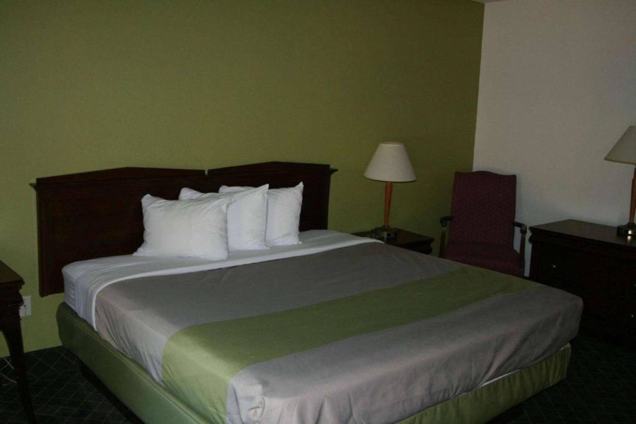 ROOM, 2 DOUBLE BEDS