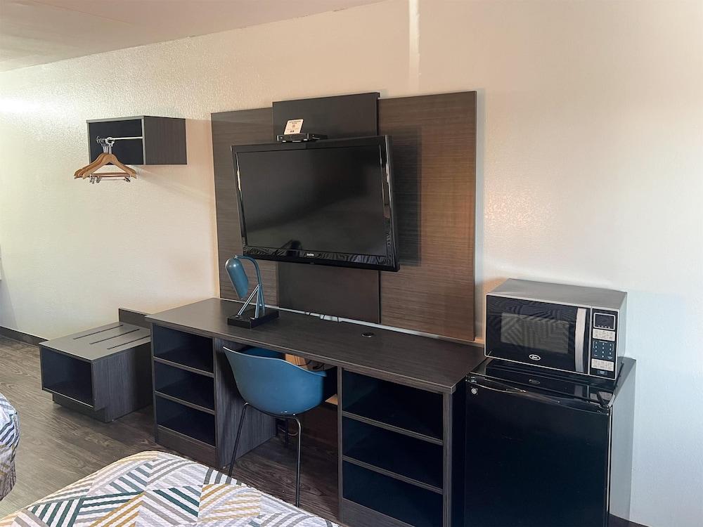 Motel6 Ozark, AR 20/24