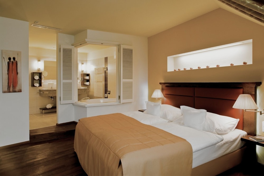 Suite, Double Bed