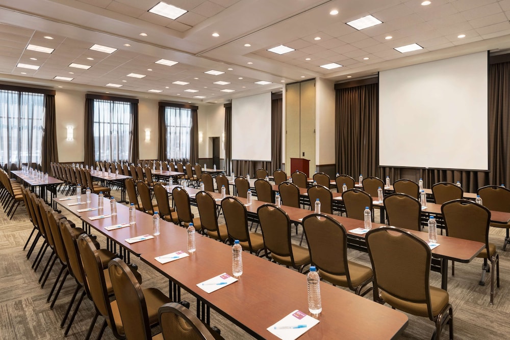 Hyatt Place Chicago/ Schaumburg 28/34