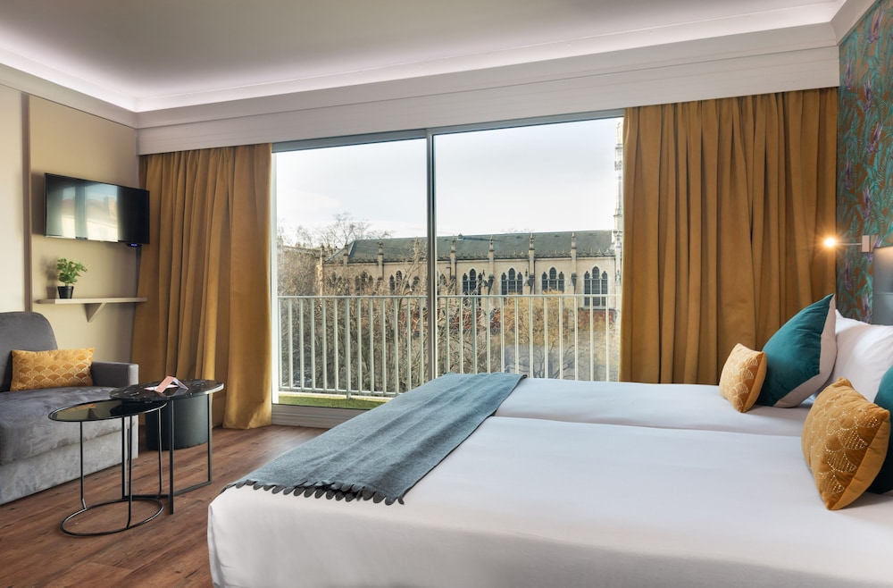 Hotel Charlemagne by Happyculture 21/67