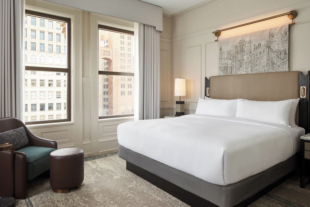 PFISTER, SUITE, KING BED