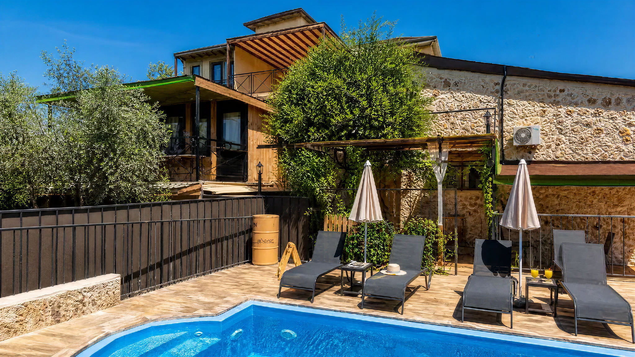 My Stone Inn Pansiyon (+14) 8/30