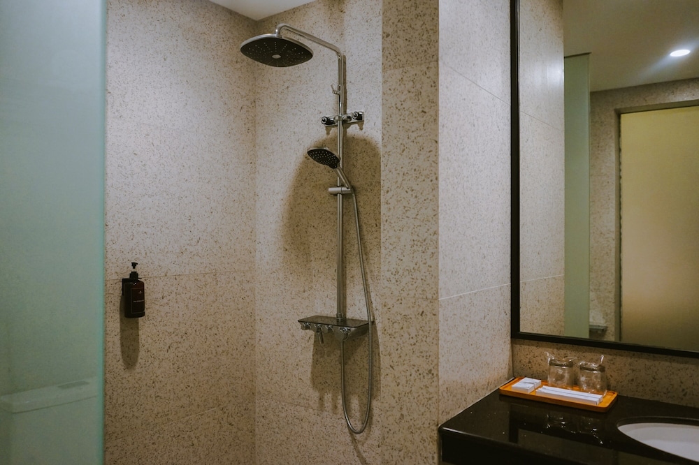 Achiera Hotel And Convention Jatiwangi 33/34