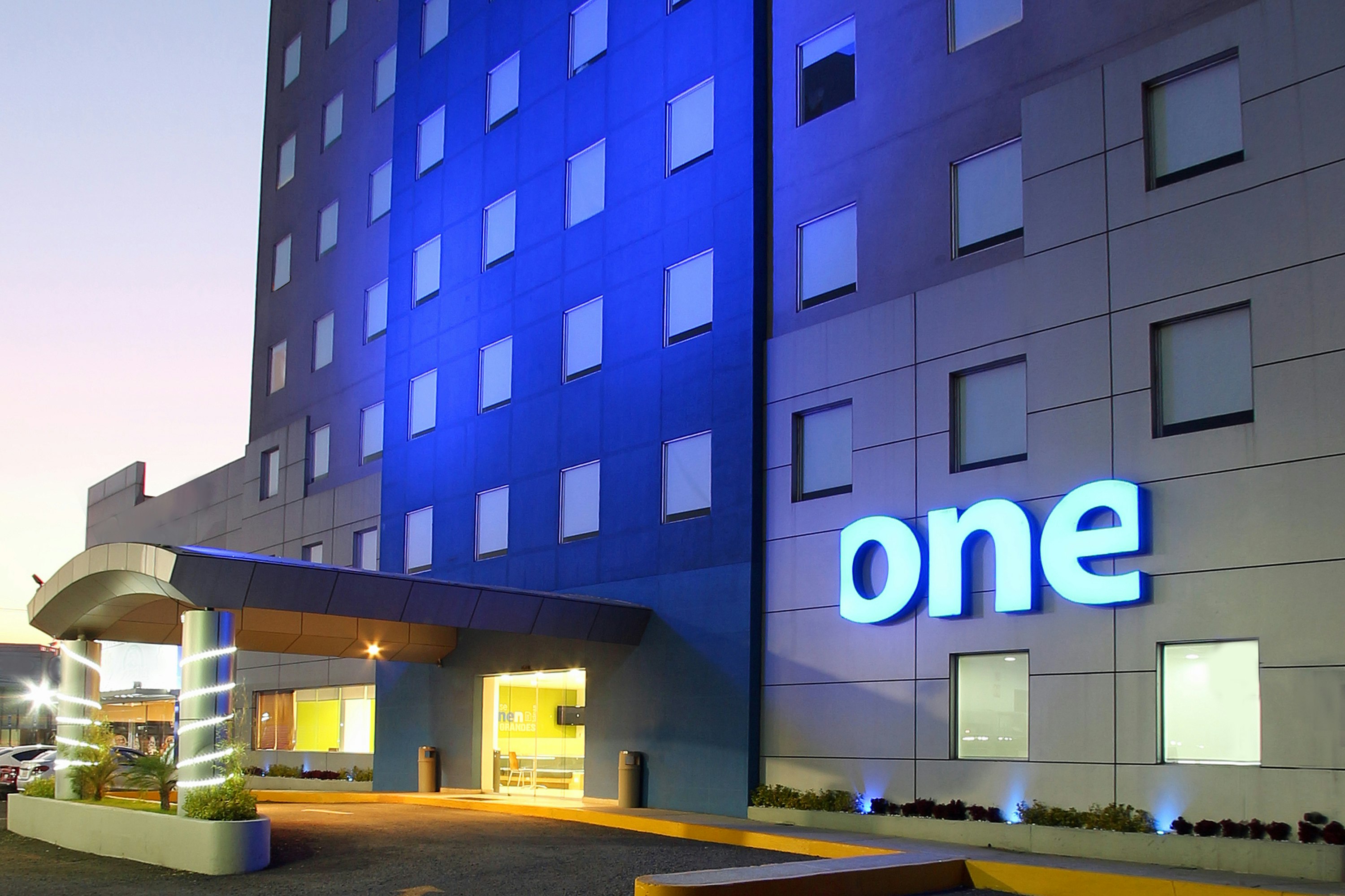 One Queretaro Aeropuerto Hotel 1/63