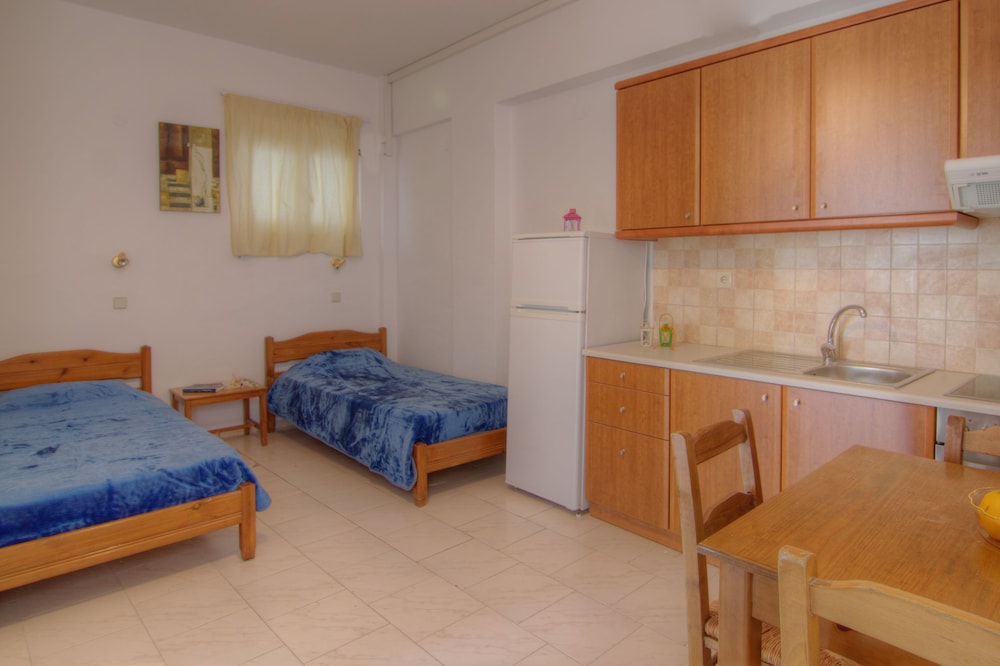 Sunrise Hotel and Apartments Rodakino 16/73