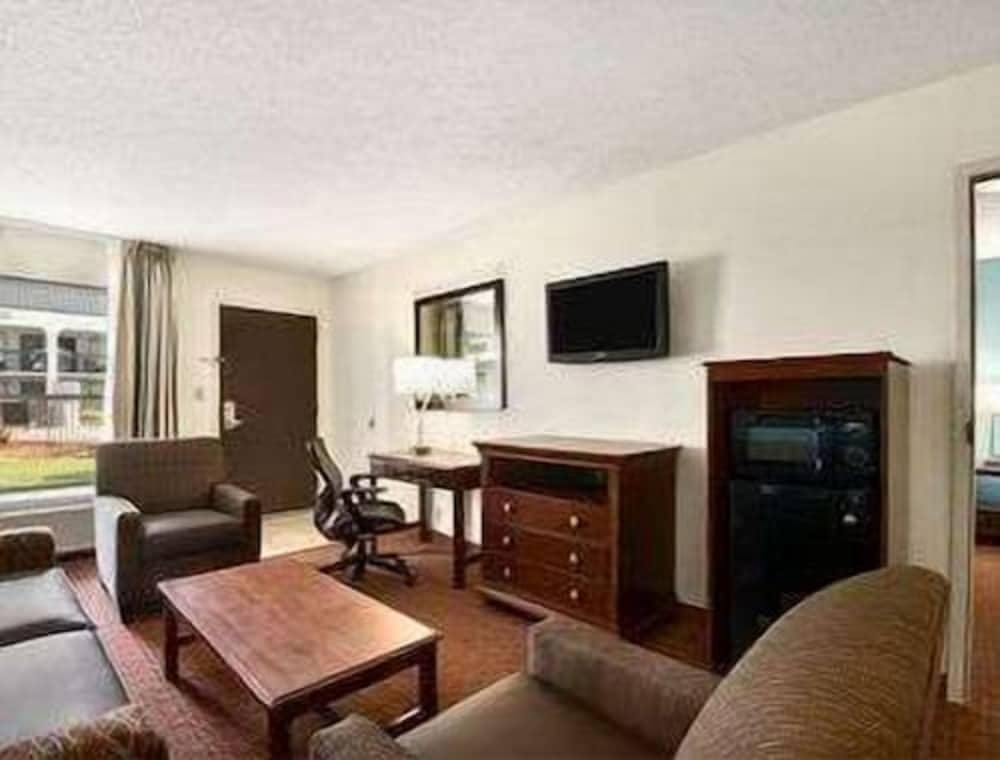 Baymont by Wyndham Florence, SC 19/23