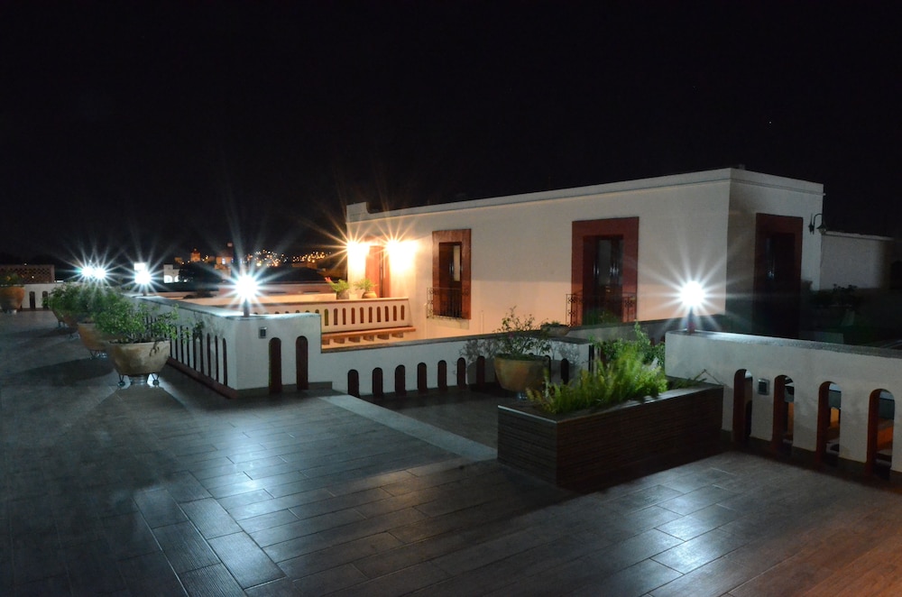 Hotel Casa Antigua 66/69