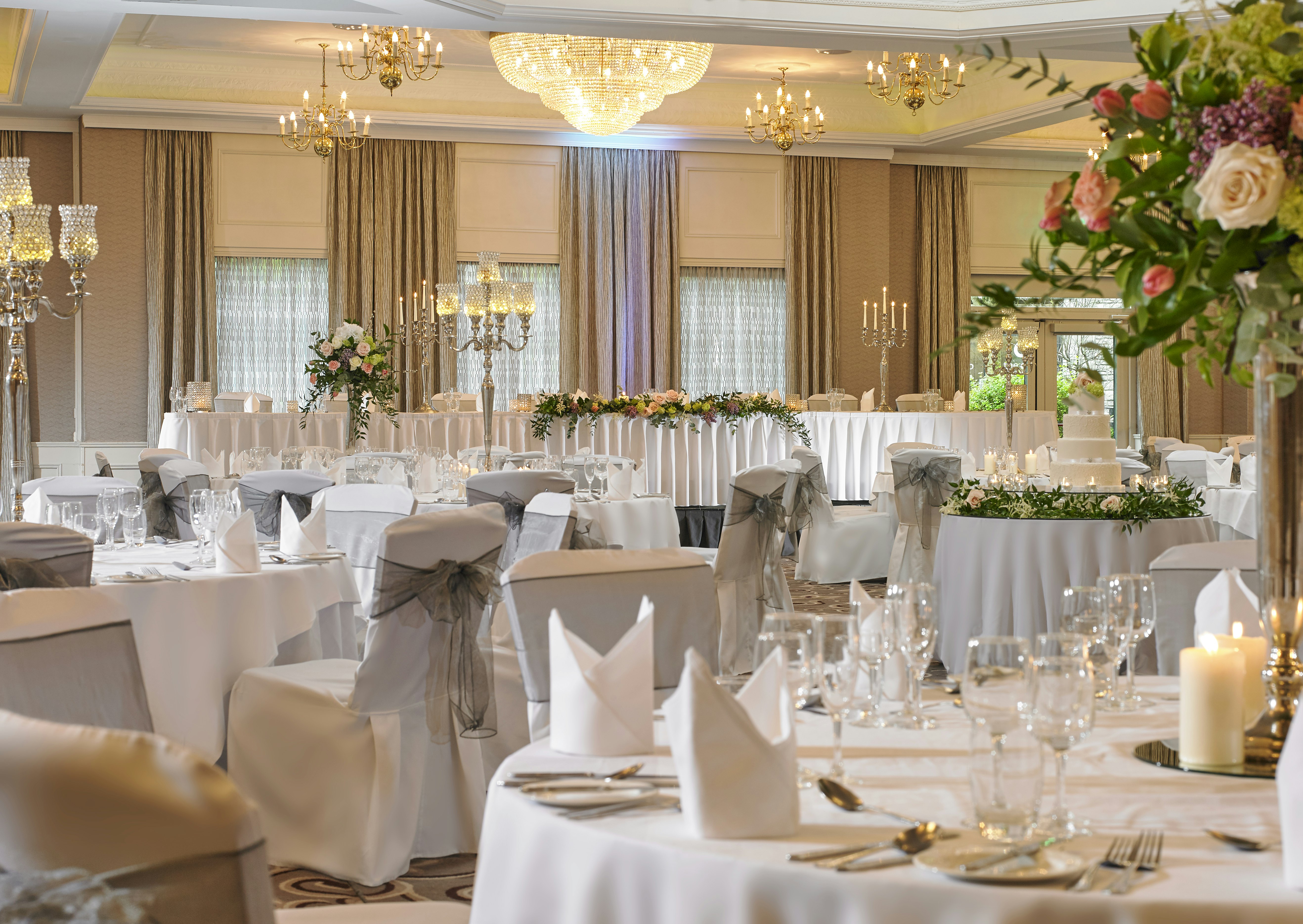 Castlecourt Hotel 37/54