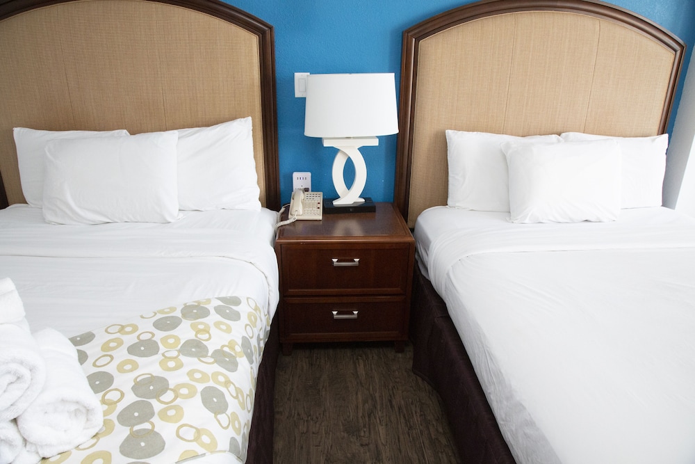 Dream Inn 13/69