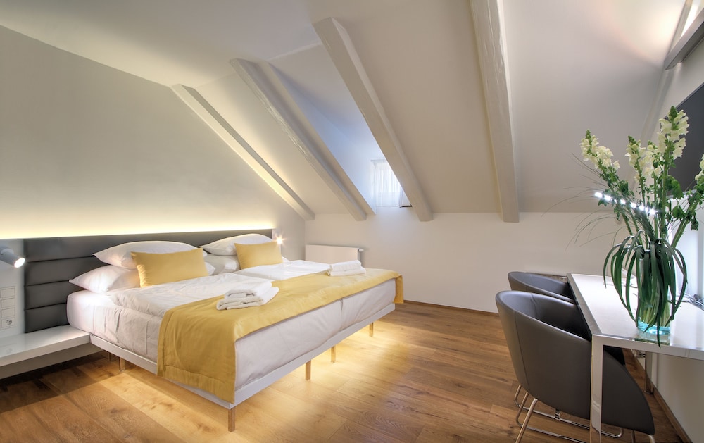 Standard, Double Bed